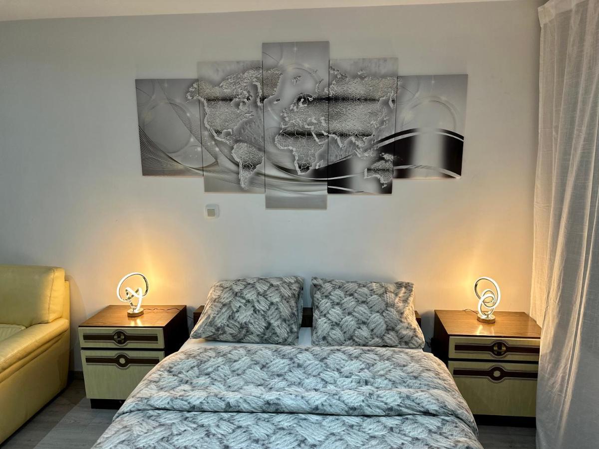 Chambre Et Sdd Privees Dans Une Maison Partagee Avec Des Residents มงส์ ภายนอก รูปภาพ