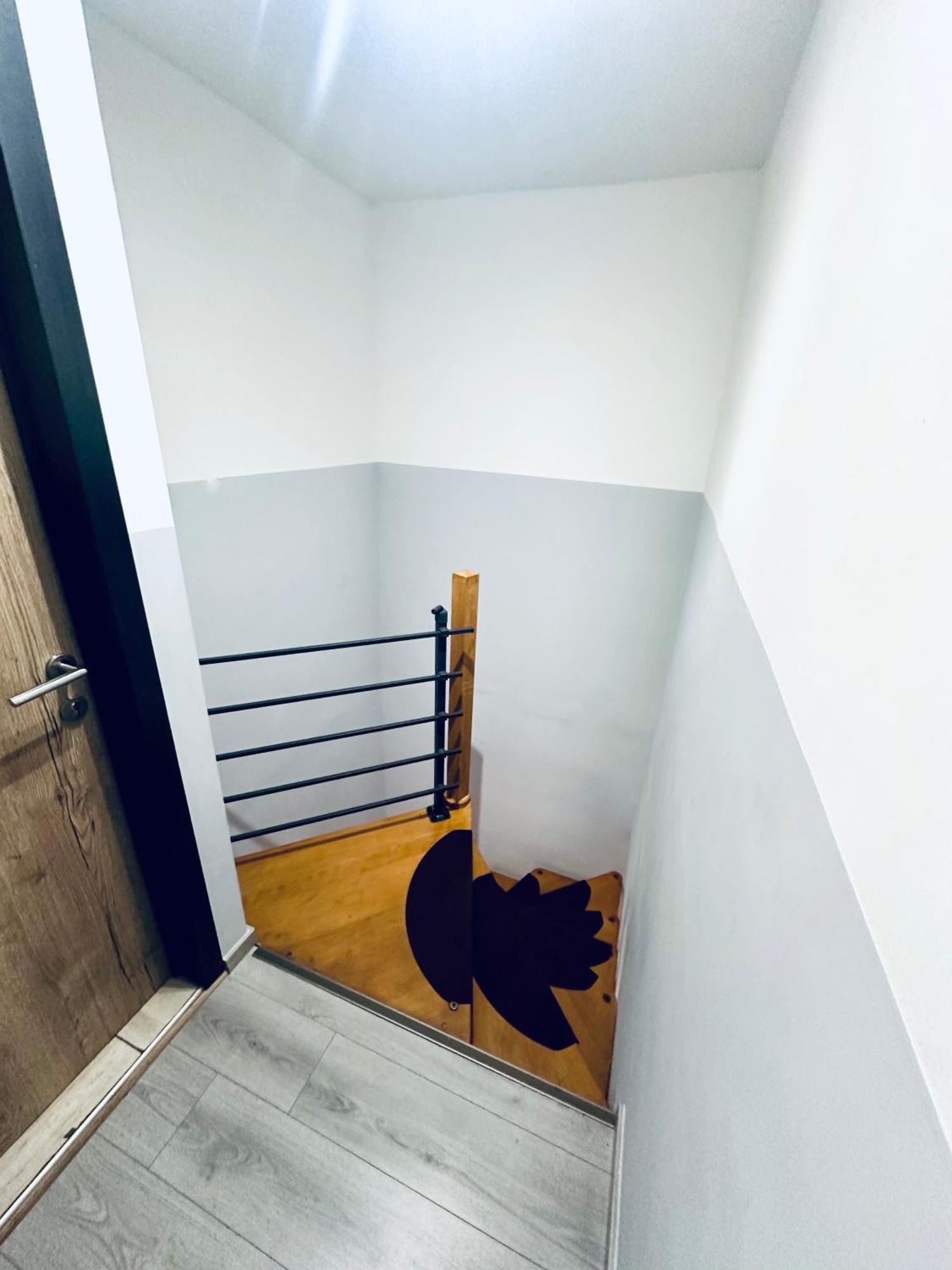 Chambre Et Sdd Privees Dans Une Maison Partagee Avec Des Residents มงส์ ภายนอก รูปภาพ